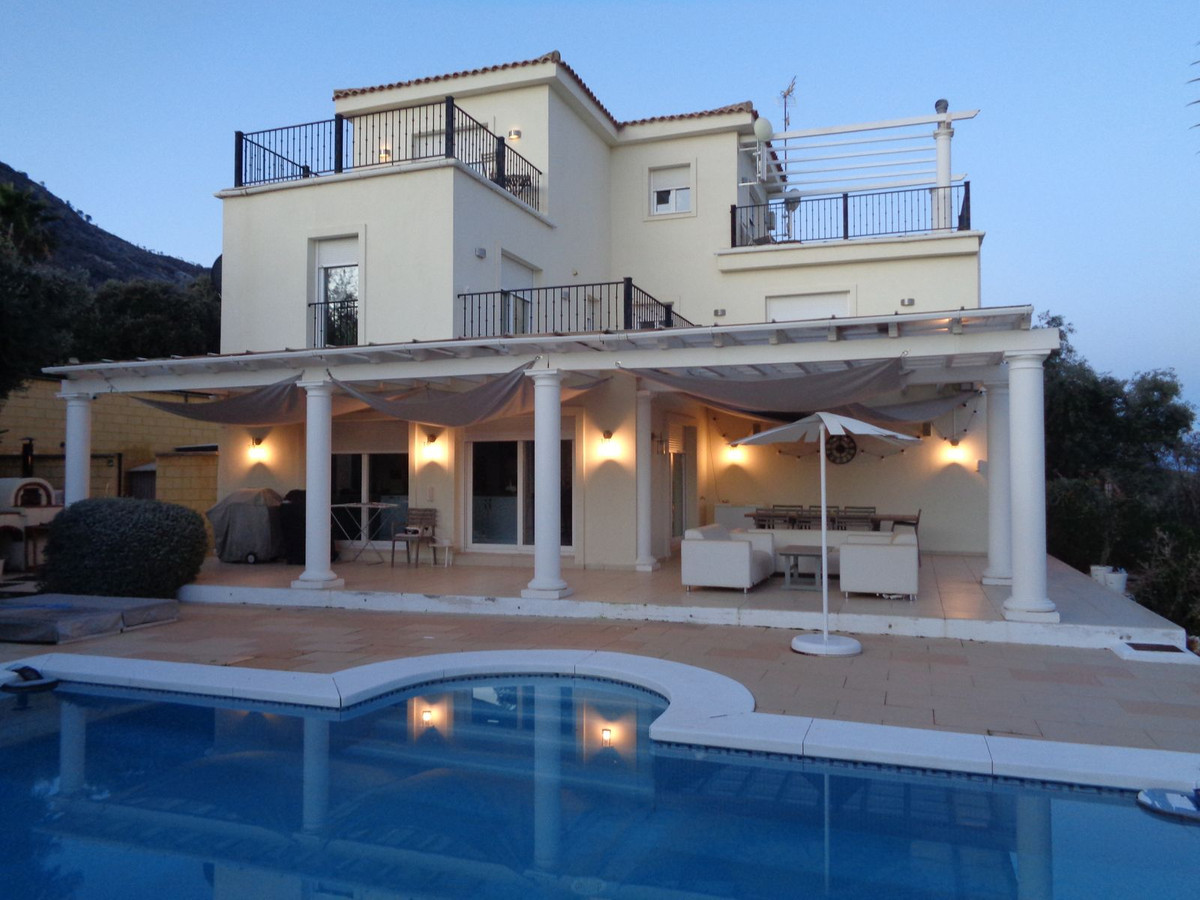 Huis te koop in Alhaurín de la Torre | 4 slaapkamers H5177461