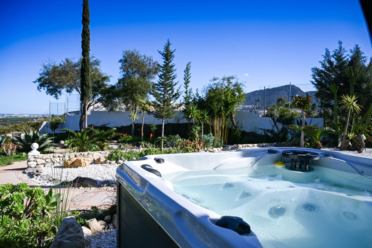 Huis te koop in Alhaurín de la Torre | 4 slaapkamers H5311393