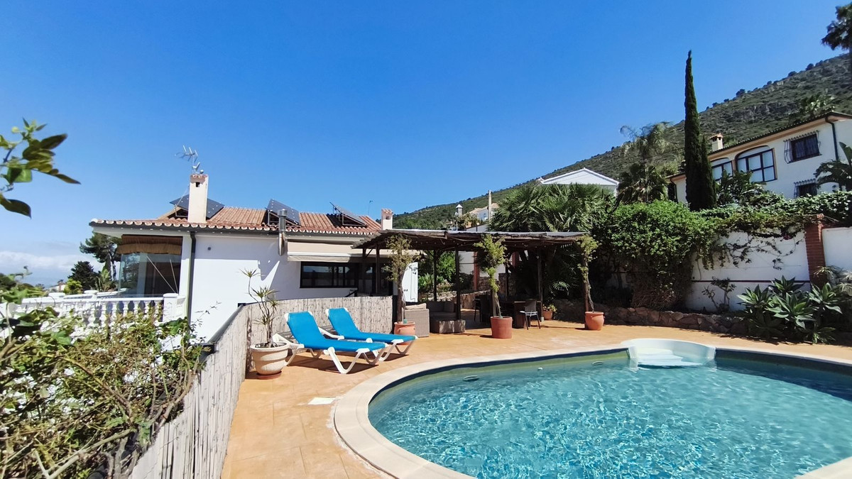 Huis te koop in Alhaurín de la Torre | 6 slaapkamers H5379880