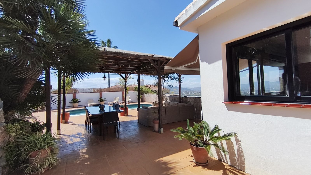 Huis te koop in Alhaurín de la Torre | 6 slaapkamers H5379880