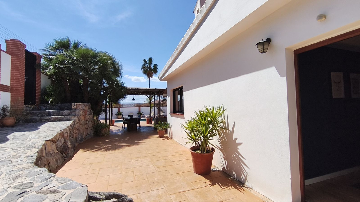 Huis te koop in Alhaurín de la Torre | 6 slaapkamers H5379880