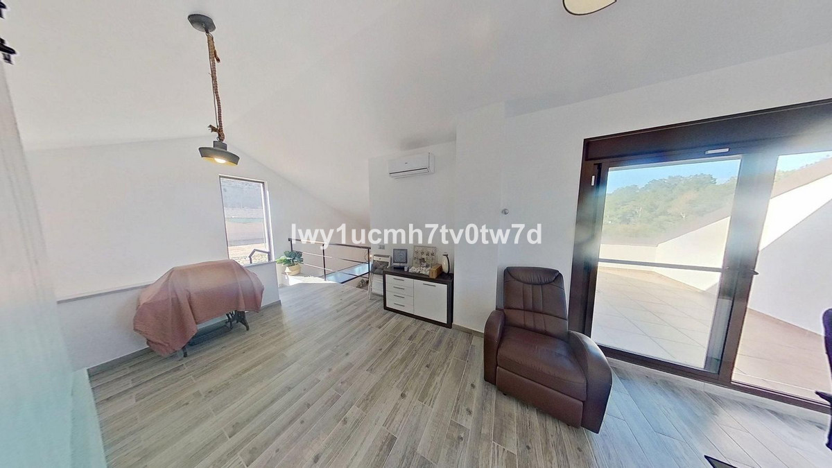 Huis te koop in Alhaurín de la Torre | 5 slaapkamers H5387965