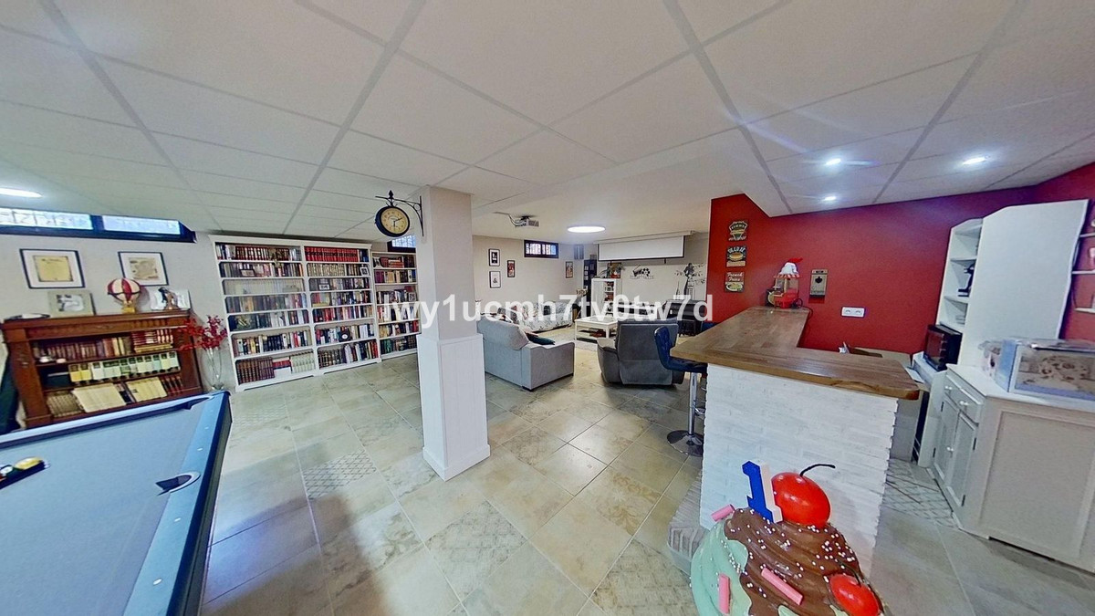 Huis te koop in Alhaurín de la Torre | 5 slaapkamers H5387965