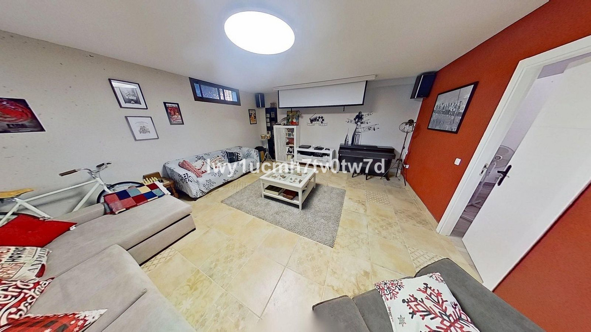 Huis te koop in Alhaurín de la Torre | 5 slaapkamers H5387965
