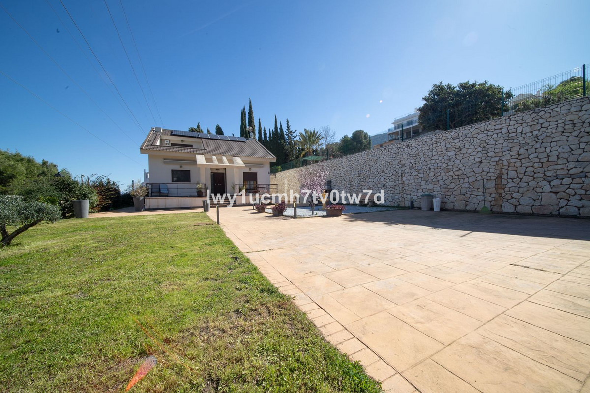 Huis te koop in Alhaurín de la Torre | 5 slaapkamers H5387965