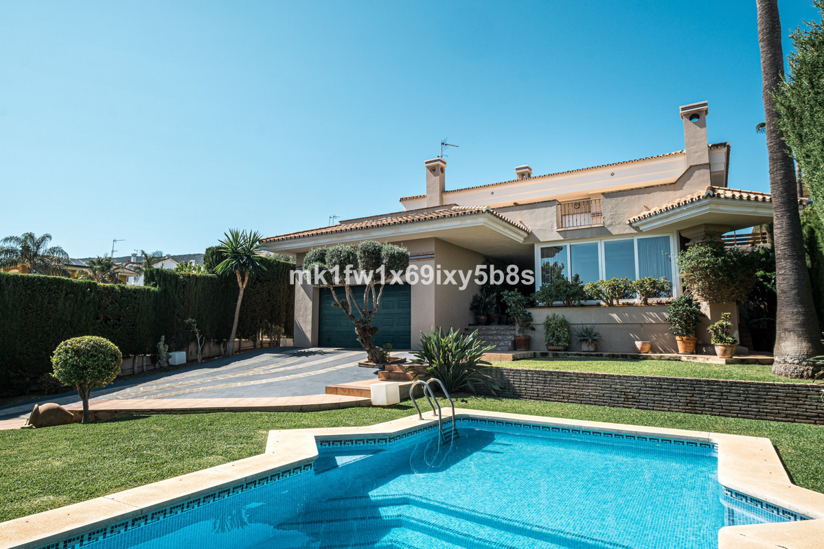 Huis te koop in Alhaurín de la Torre | 5 slaapkamers H5481058