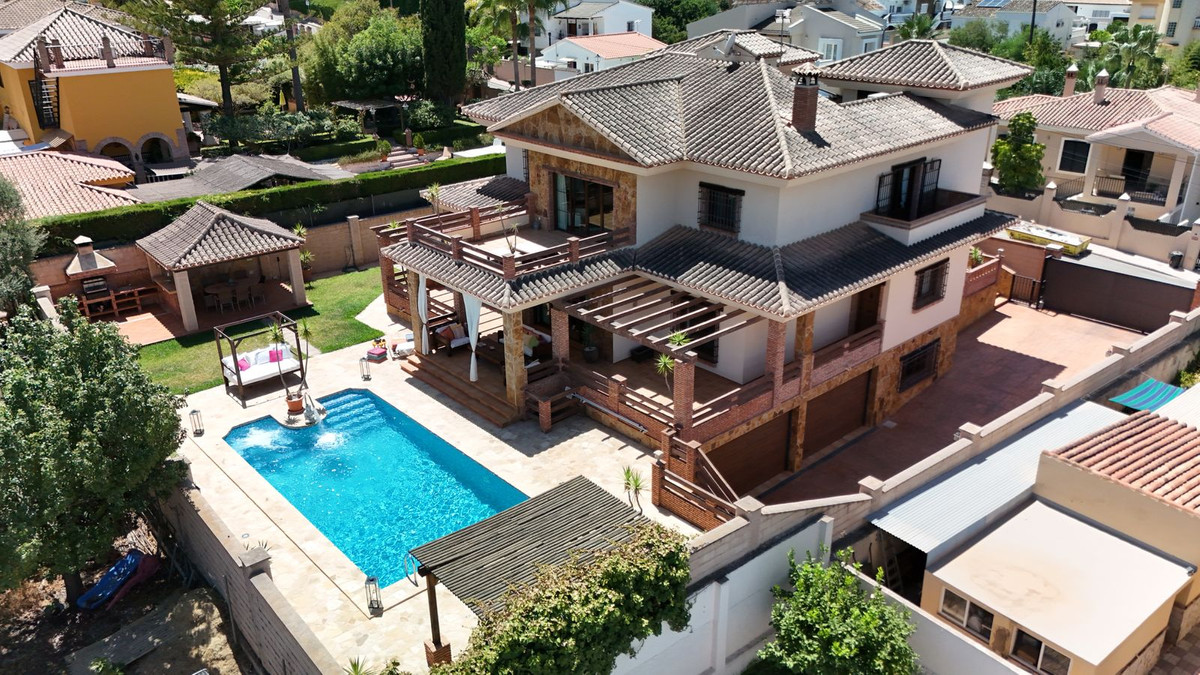 Huis te koop in Alhaurín de la Torre | 8 slaapkamers H5482597