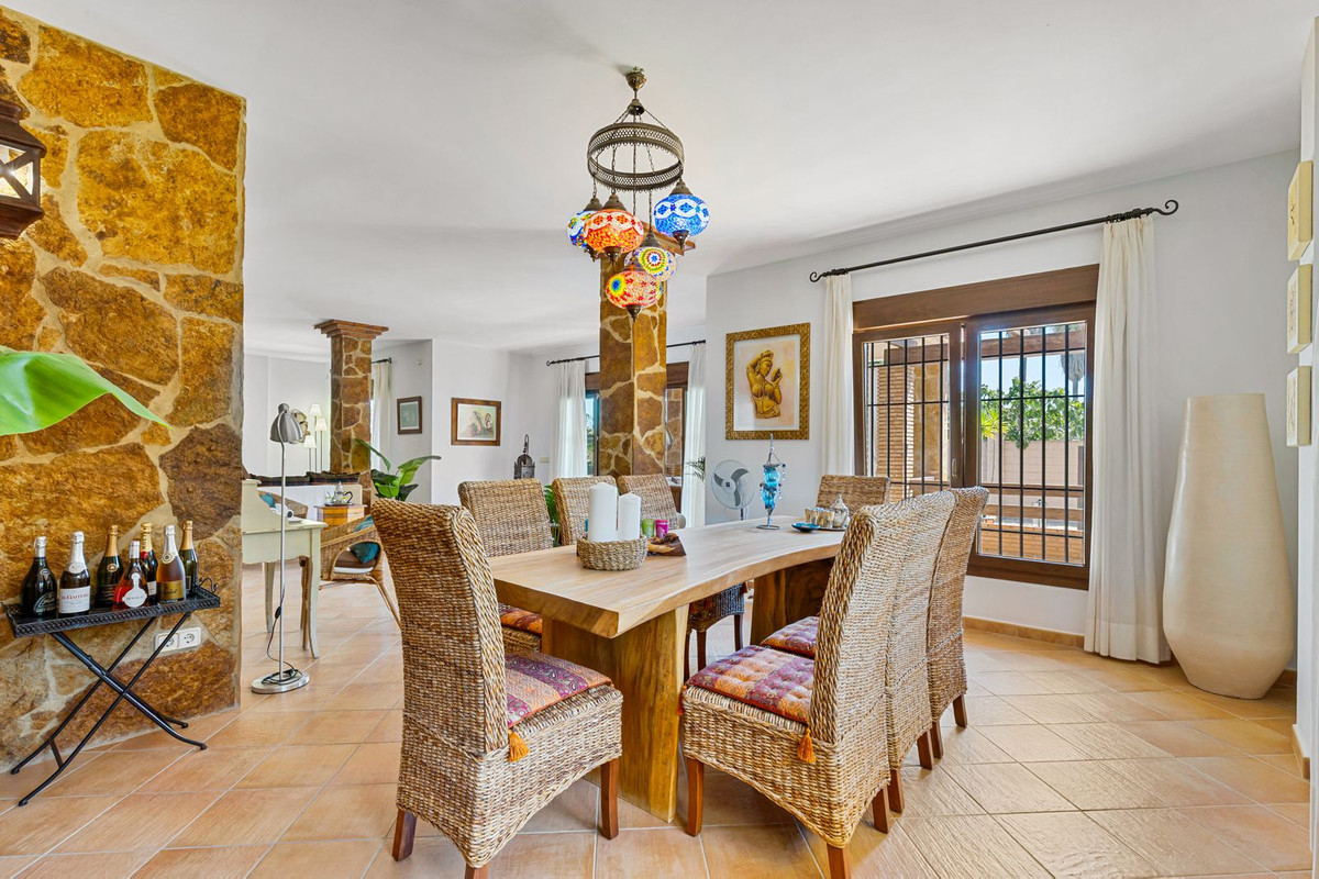 Huis te koop in Alhaurín de la Torre | 8 slaapkamers H5482597