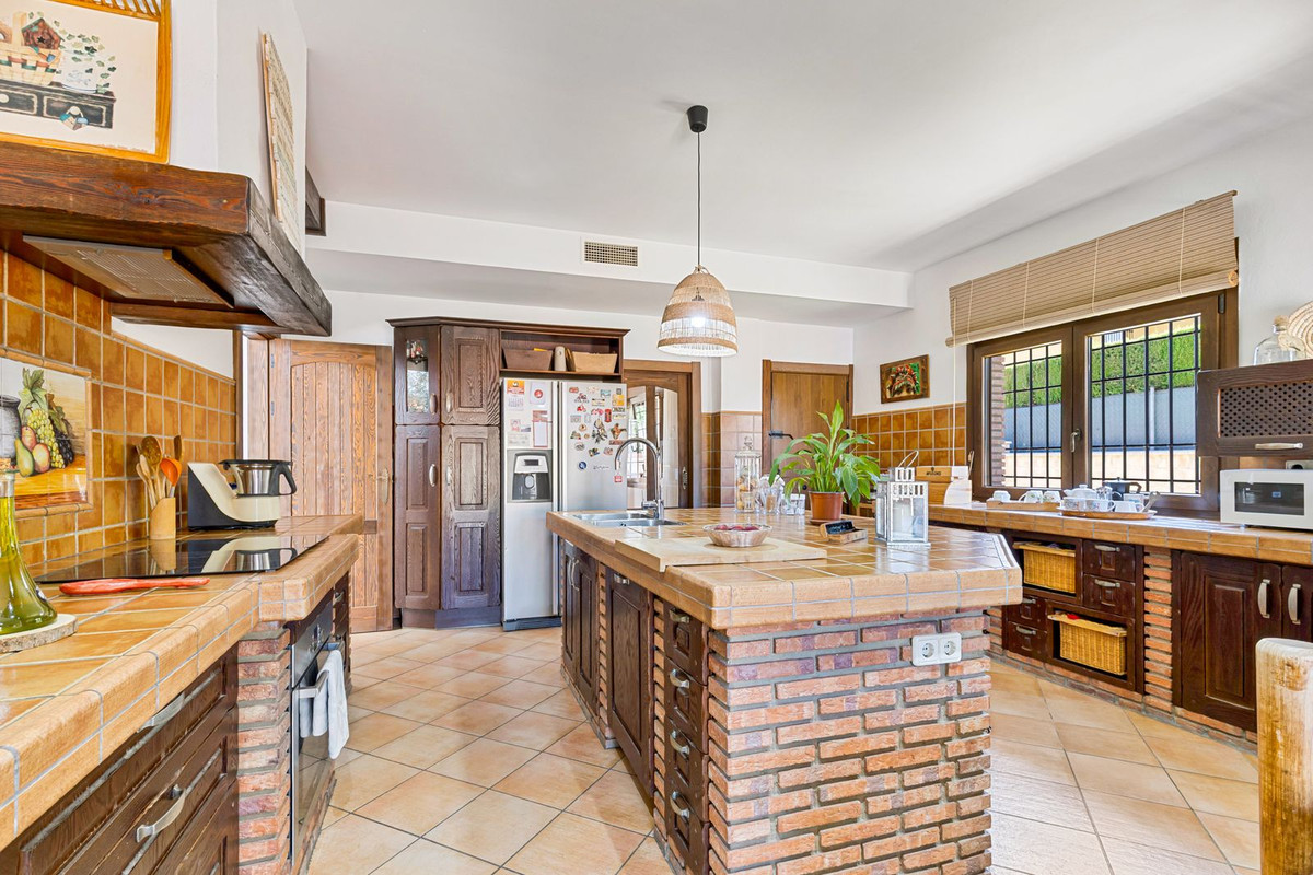 Huis te koop in Alhaurín de la Torre | 8 slaapkamers H5482597
