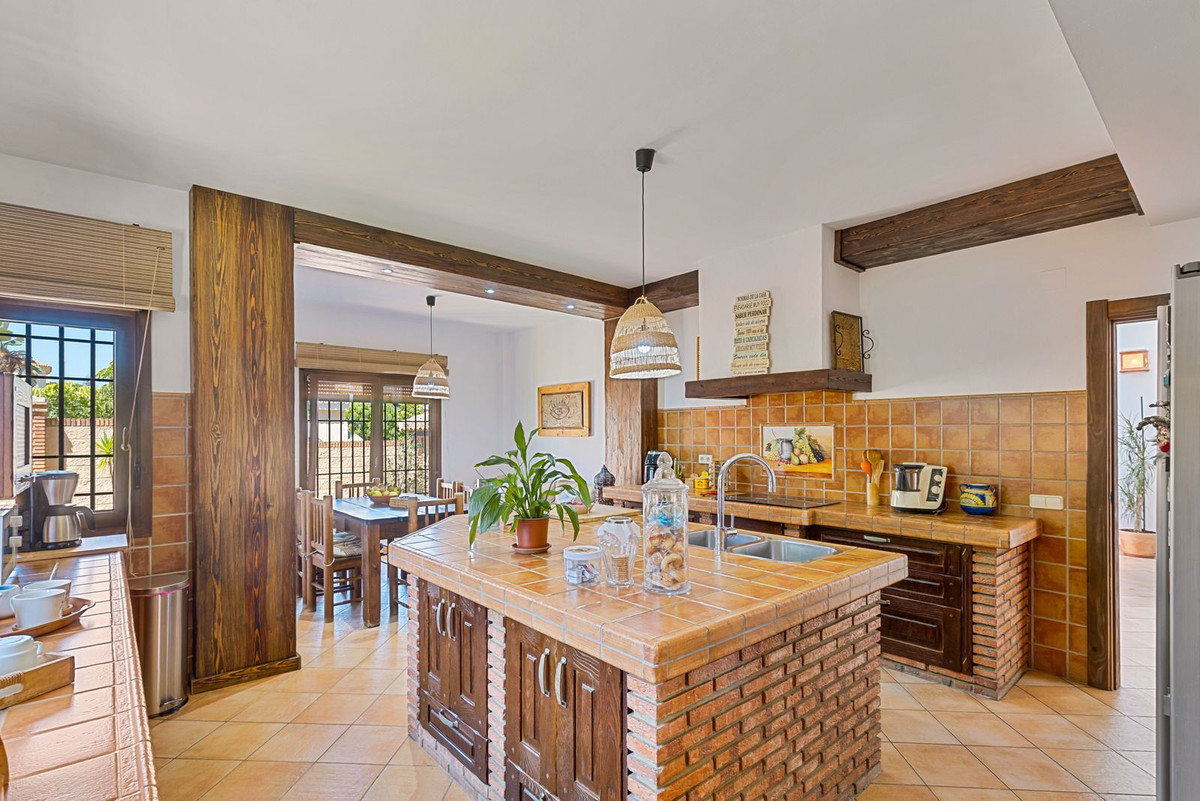 Huis te koop in Alhaurín de la Torre | 8 slaapkamers H5482597