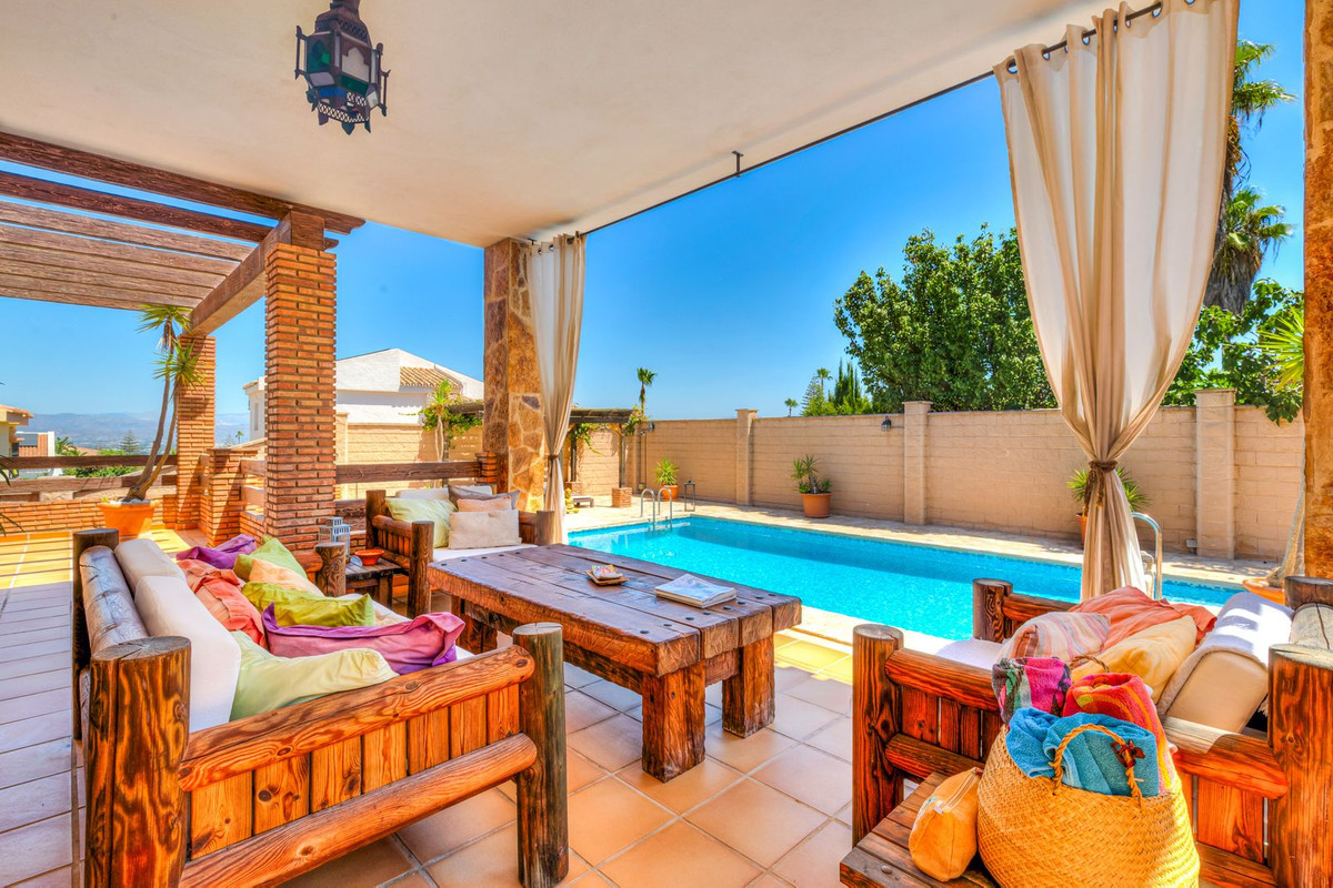 Huis te koop in Alhaurín de la Torre | 8 slaapkamers H5482597