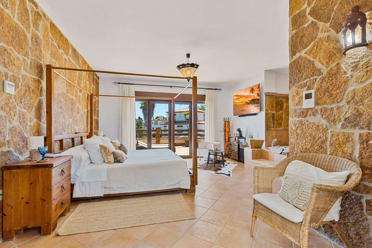 Huis te koop in Alhaurín de la Torre | 8 slaapkamers H5482597
