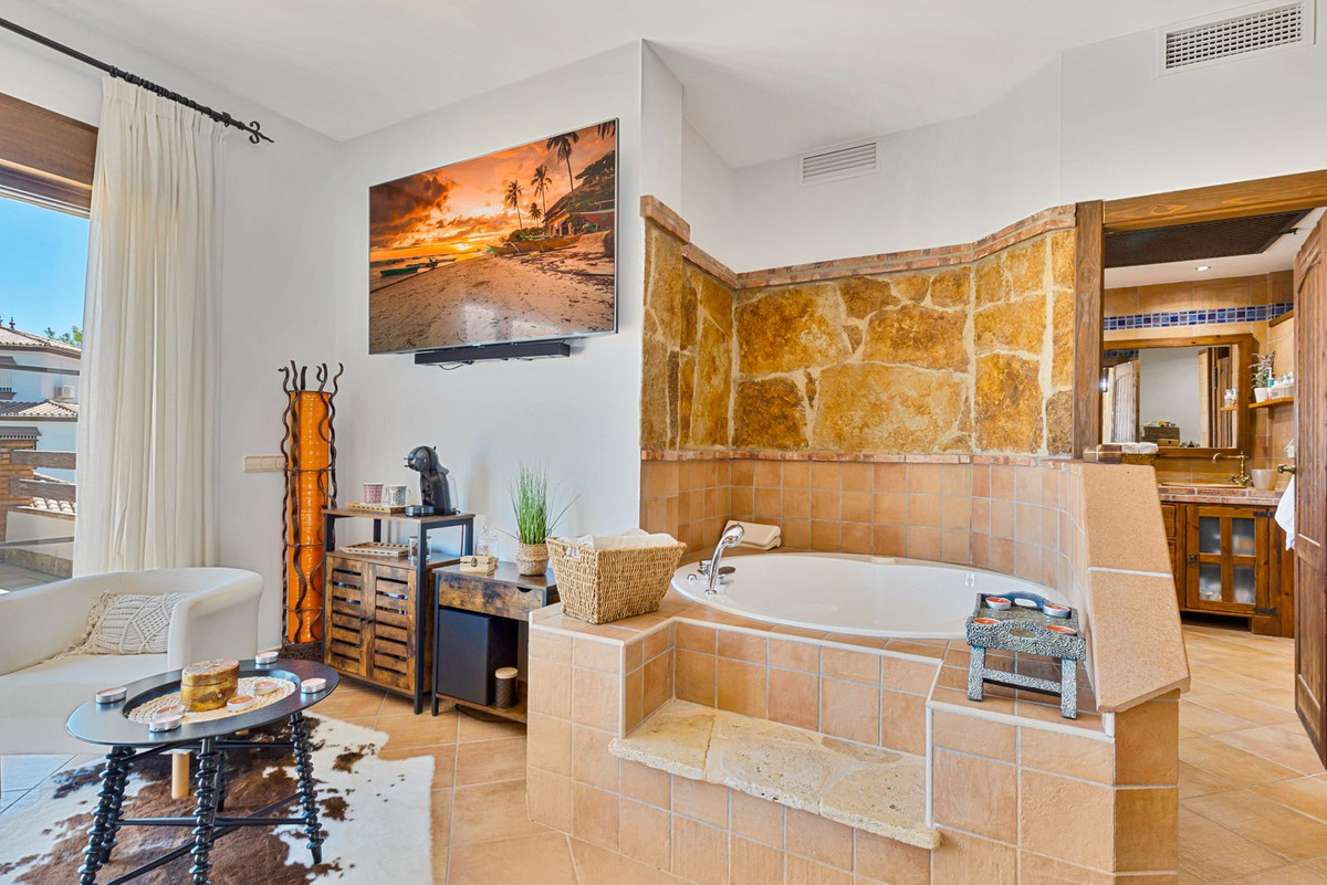 Huis te koop in Alhaurín de la Torre | 8 slaapkamers H5482597
