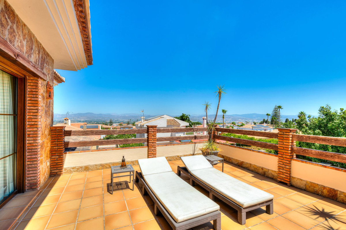 Huis te koop in Alhaurín de la Torre | 8 slaapkamers H5482597