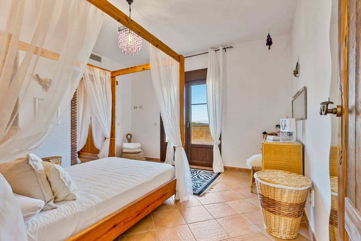 Huis te koop in Alhaurín de la Torre | 8 slaapkamers H5482597
