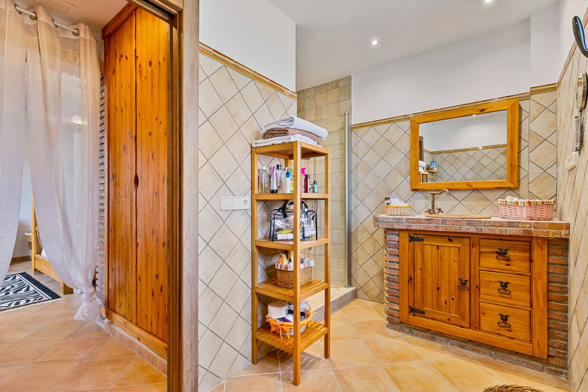 Huis te koop in Alhaurín de la Torre | 8 slaapkamers H5482597