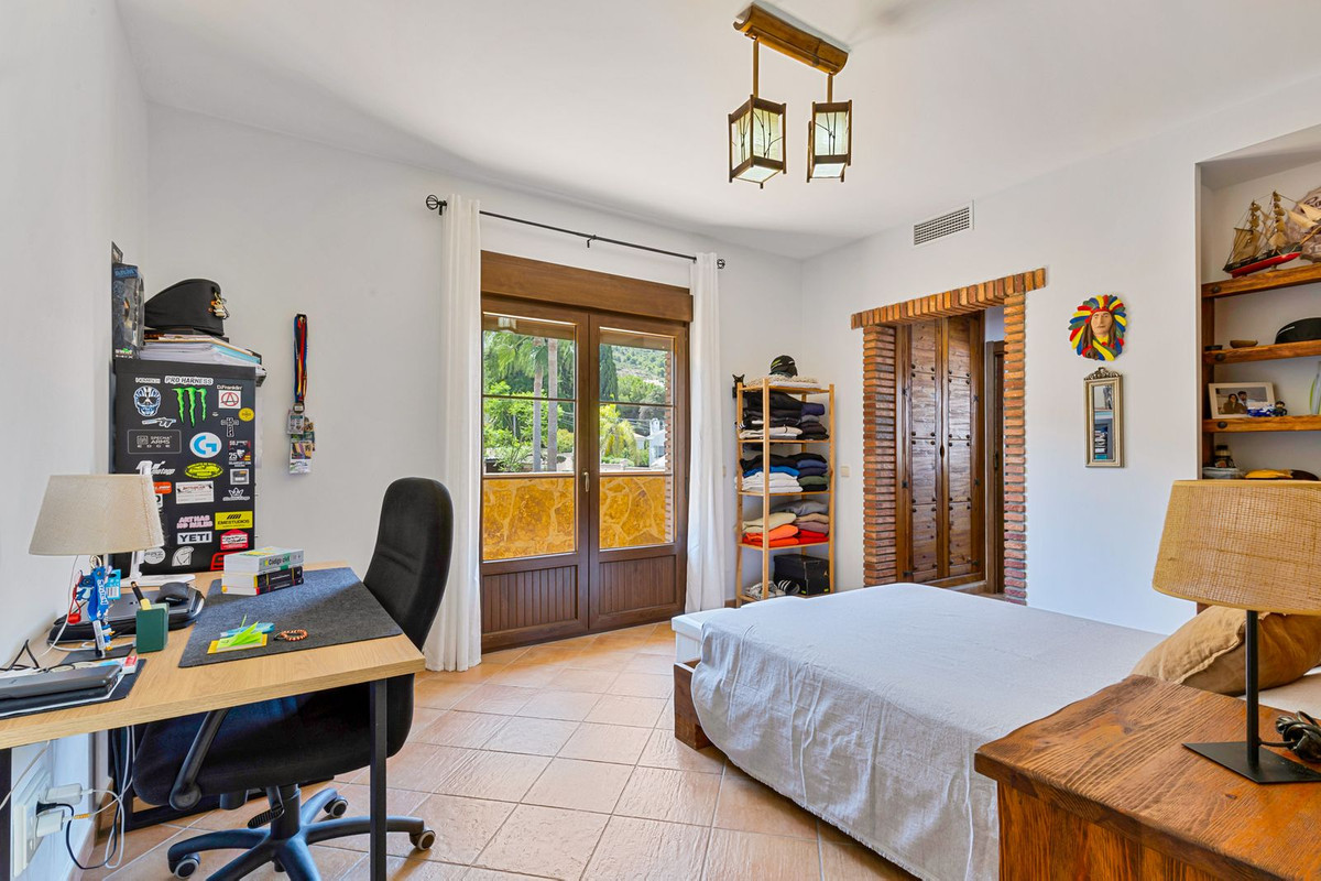 Huis te koop in Alhaurín de la Torre | 8 slaapkamers H5482597