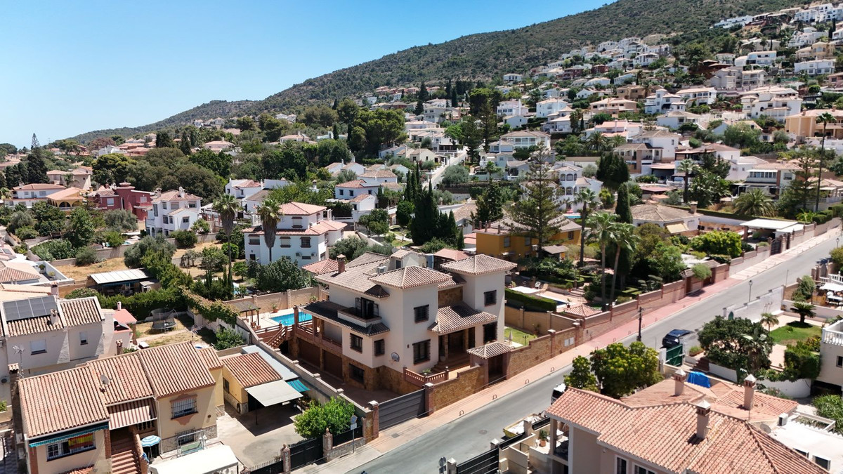 Huis te koop in Alhaurín de la Torre | 8 slaapkamers H5482597