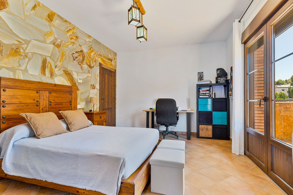 Huis te koop in Alhaurín de la Torre | 8 slaapkamers H5482597