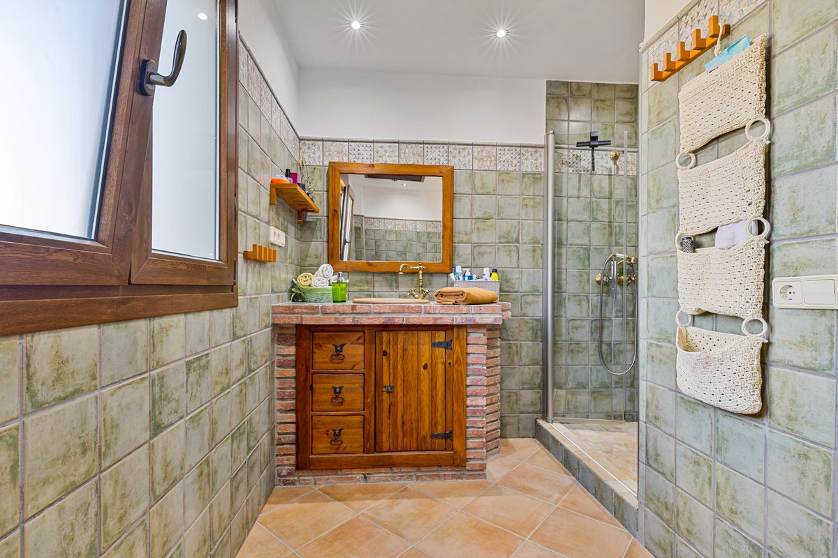 Huis te koop in Alhaurín de la Torre | 8 slaapkamers H5482597