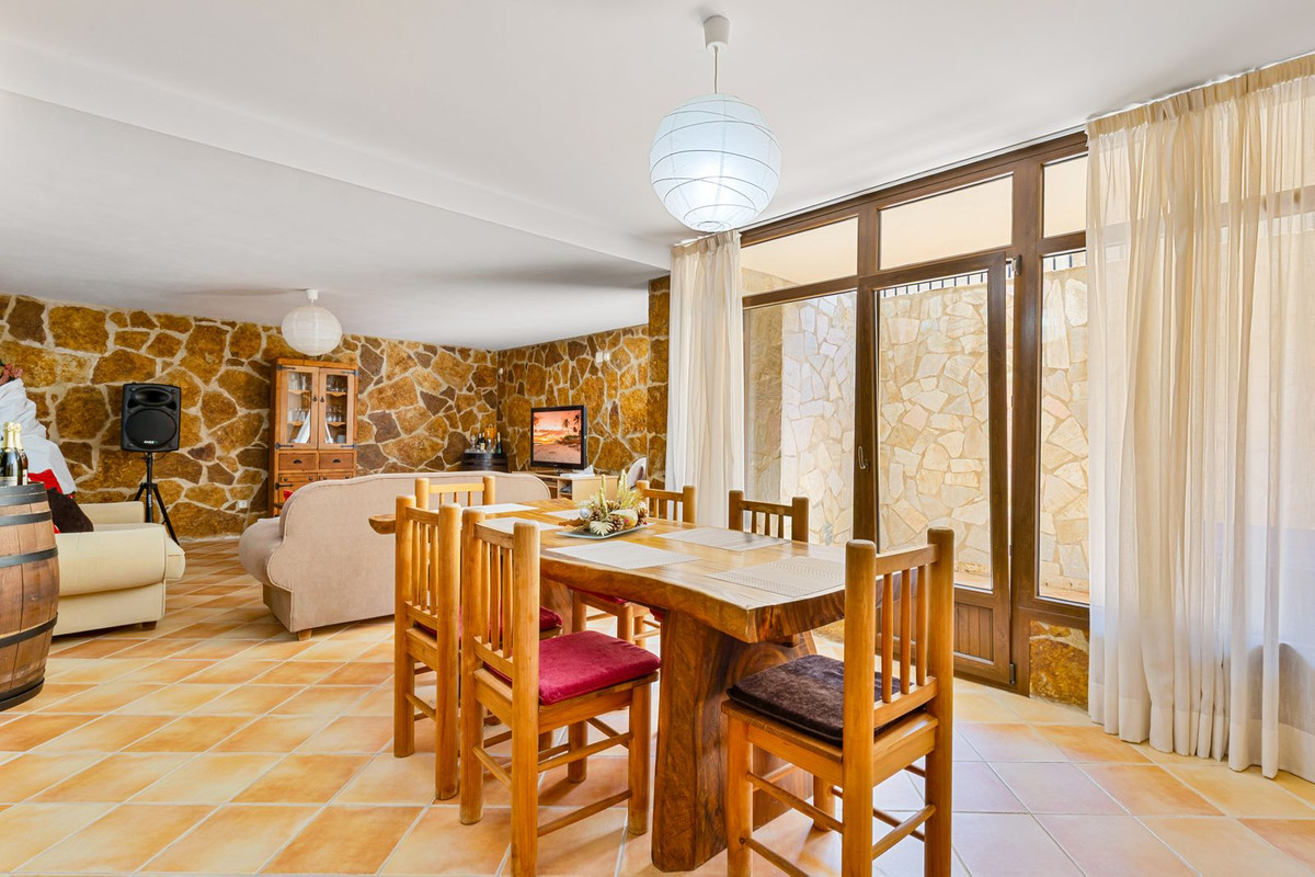 Huis te koop in Alhaurín de la Torre | 8 slaapkamers H5482597