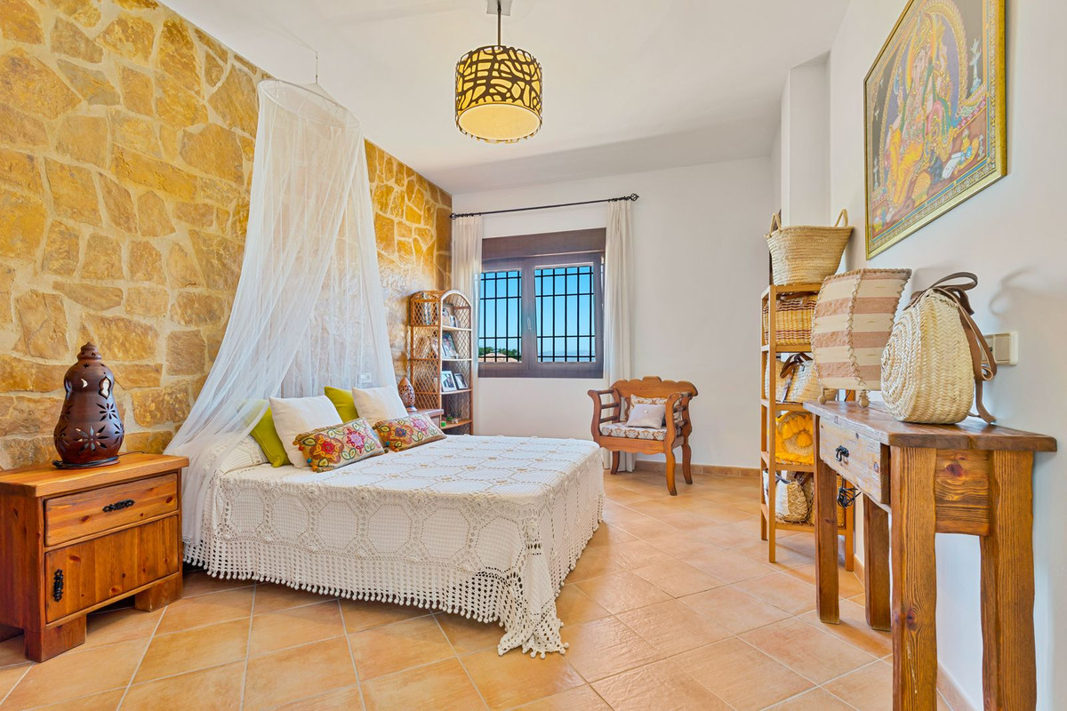 Huis te koop in Alhaurín de la Torre | 8 slaapkamers H5482597