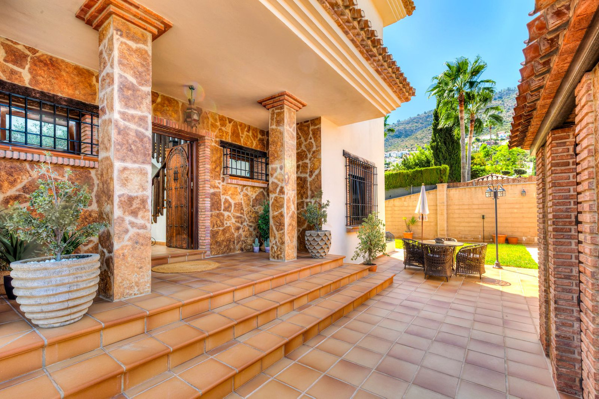 Huis te koop in Alhaurín de la Torre | 8 slaapkamers H5482597