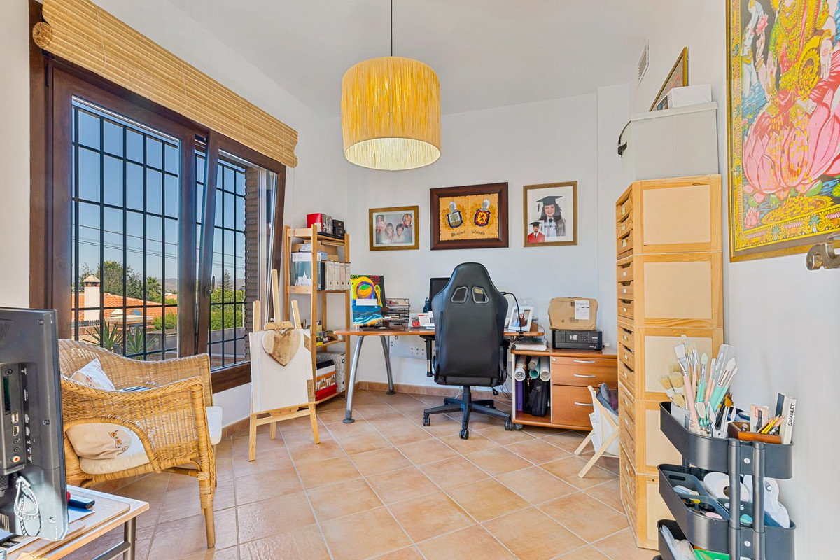 Huis te koop in Alhaurín de la Torre | 8 slaapkamers H5482597