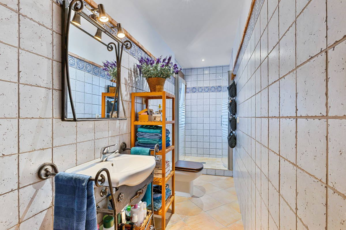 Huis te koop in Alhaurín de la Torre | 8 slaapkamers H5482597