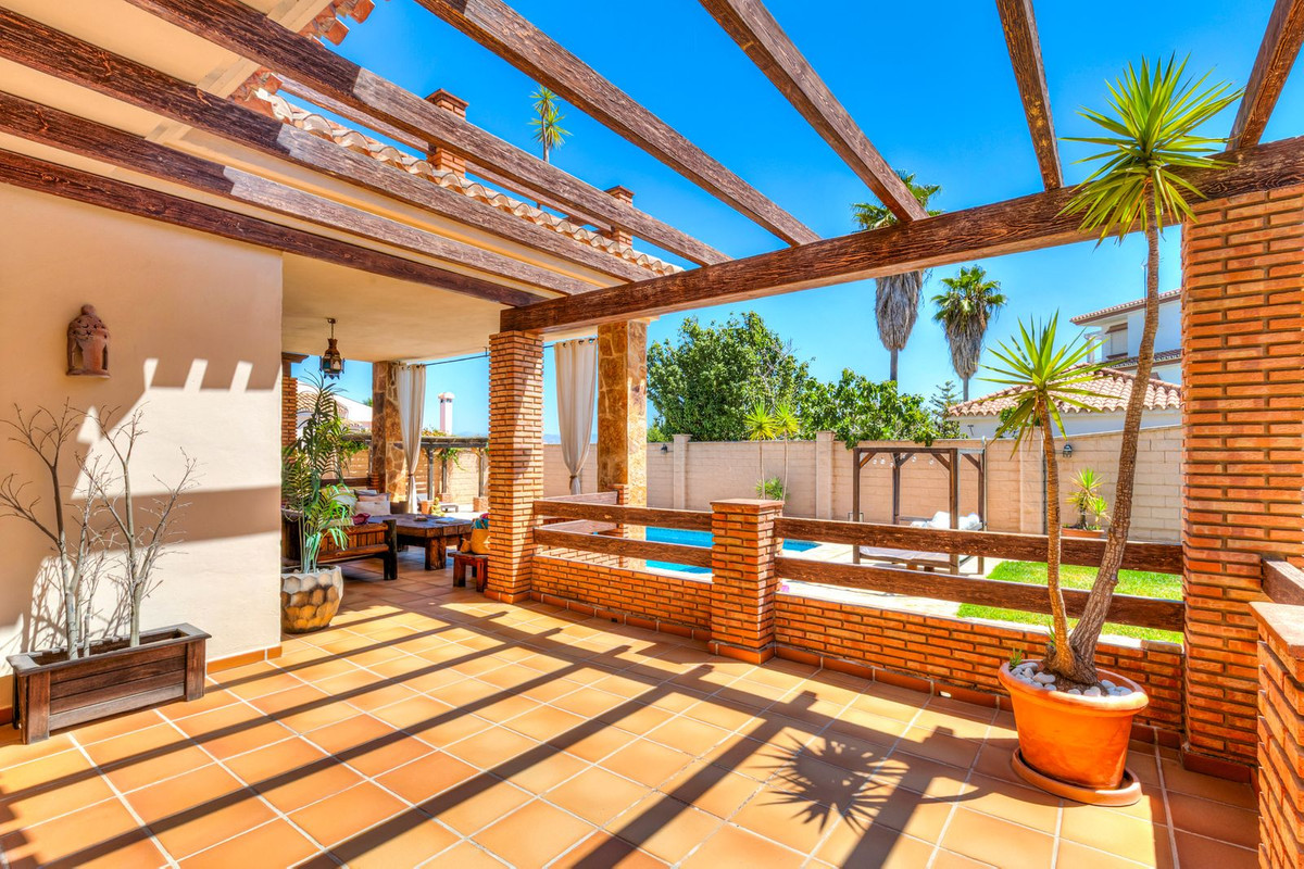 Huis te koop in Alhaurín de la Torre | 8 slaapkamers H5482597