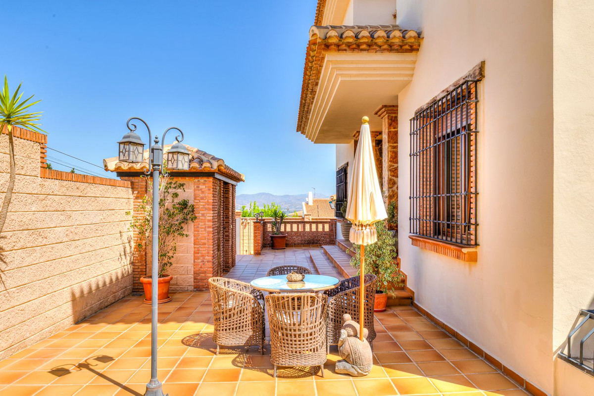 Huis te koop in Alhaurín de la Torre | 8 slaapkamers H5482597