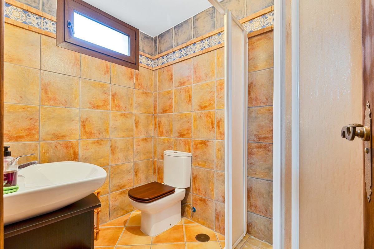 Huis te koop in Alhaurín de la Torre | 8 slaapkamers H5482597