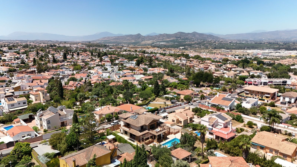 Huis te koop in Alhaurín de la Torre | 8 slaapkamers H5482597