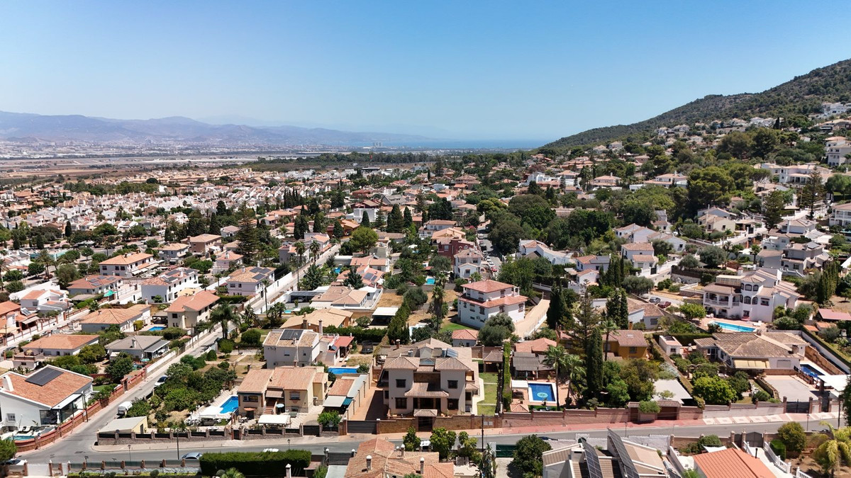 Huis te koop in Alhaurín de la Torre | 8 slaapkamers H5482597