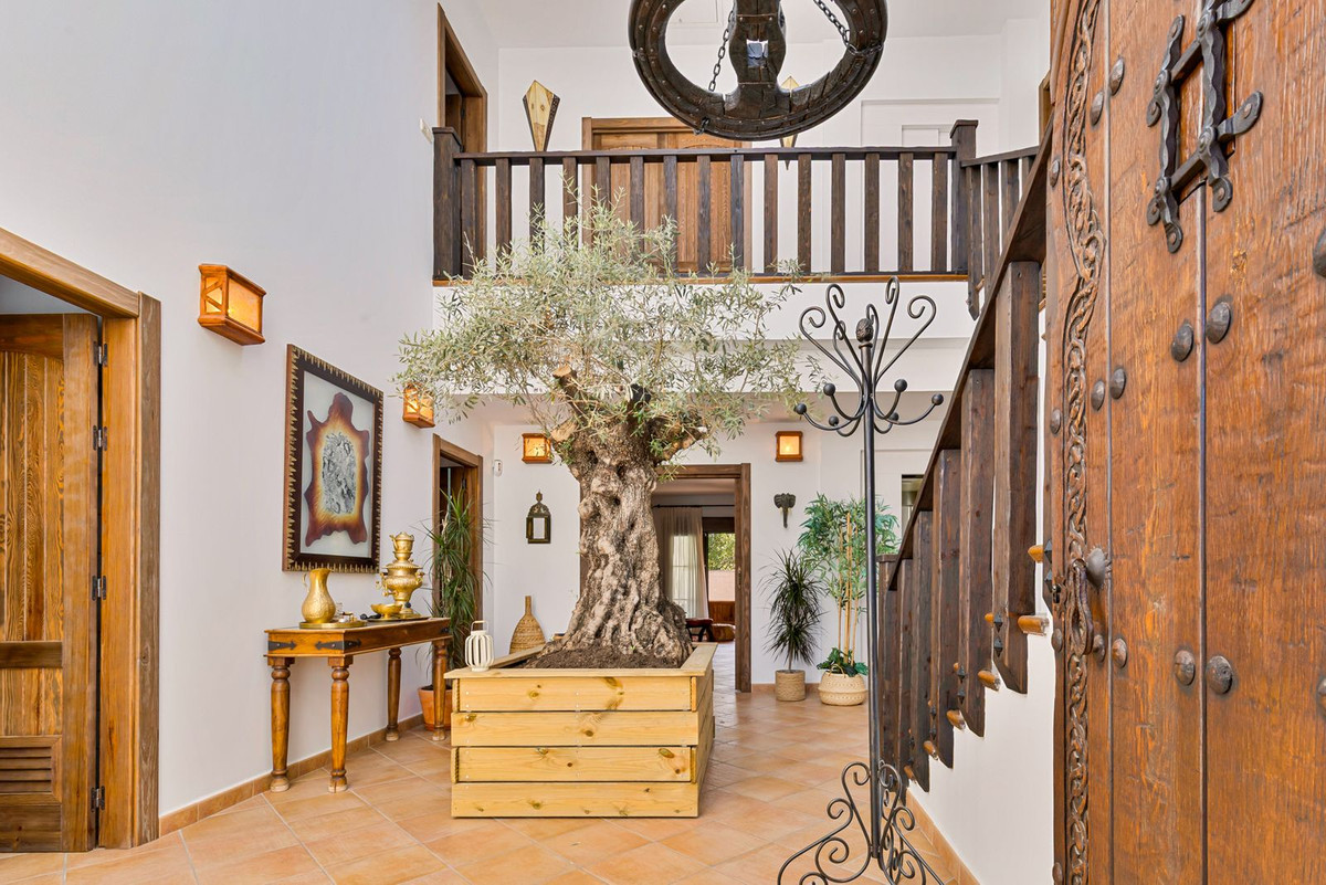 Huis te koop in Alhaurín de la Torre | 8 slaapkamers H5482597