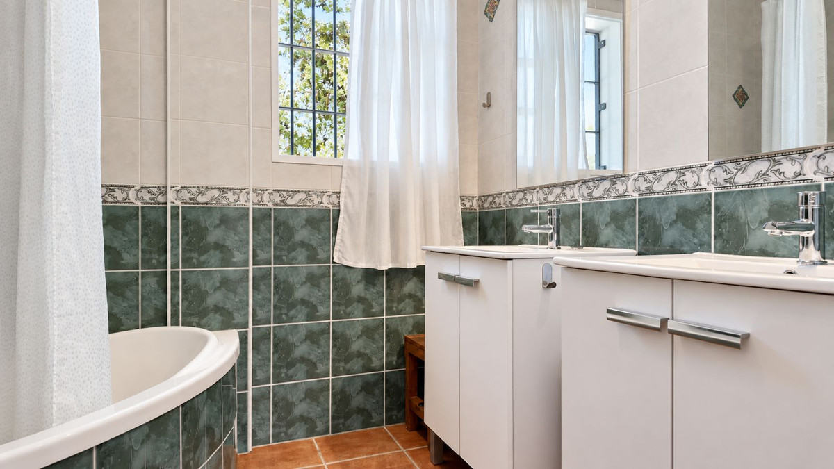 Huis te koop in Alhaurín de la Torre | 5 slaapkamers H5487703