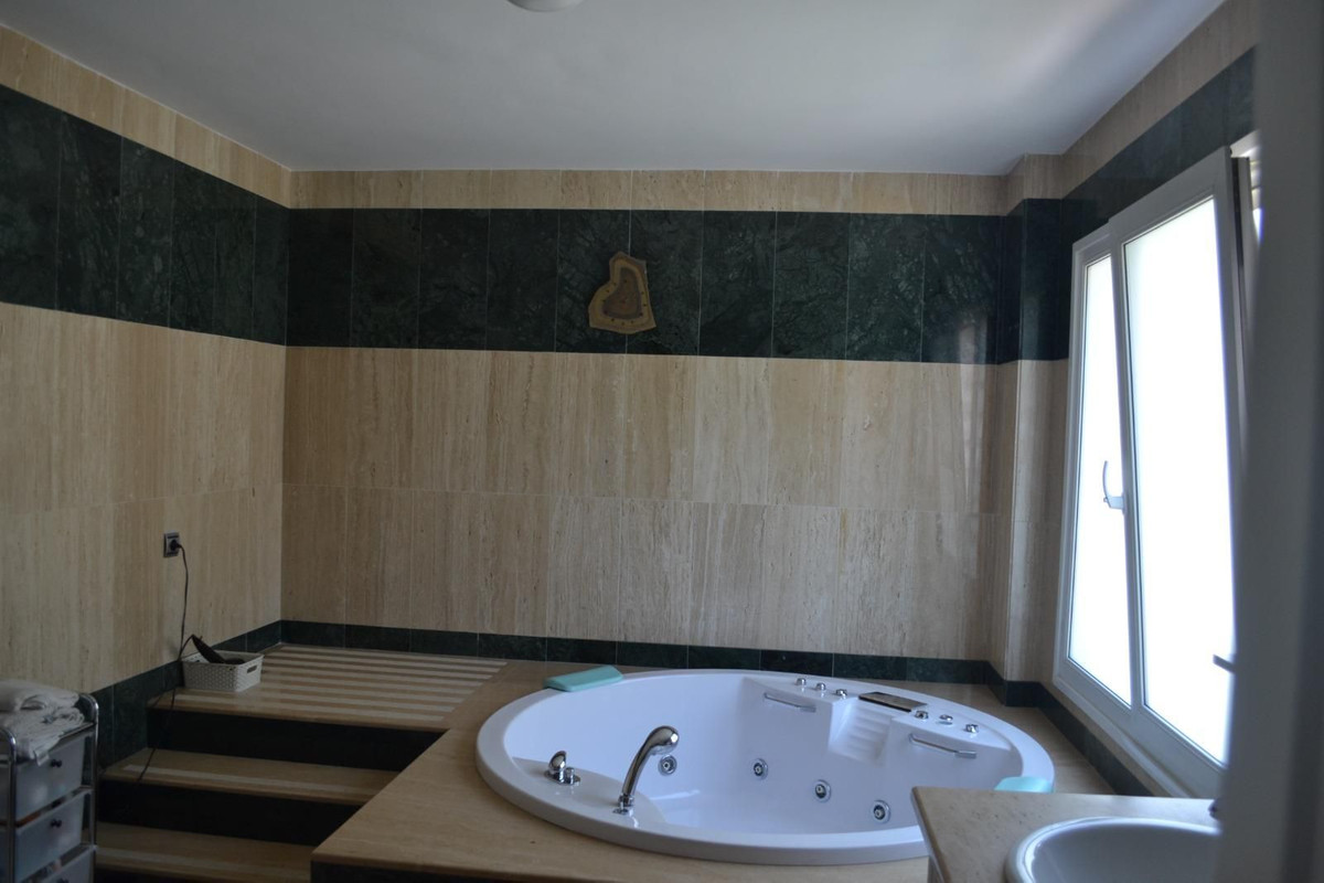 Huis te koop in Alhaurín de la Torre | 7 slaapkamers H5499496