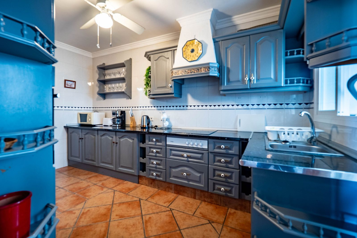 Apartment for sale in Alhaurín el Grande | 3 bedrooms H4890976