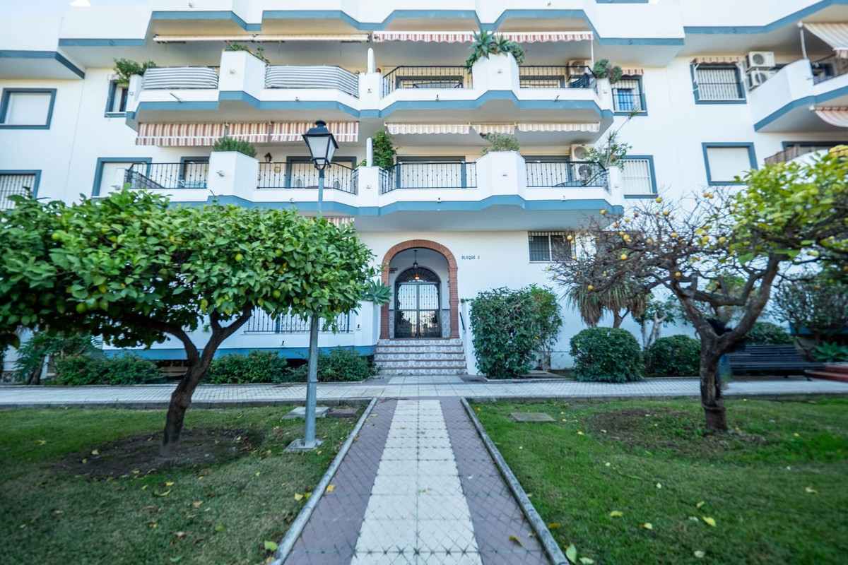 Apartment for sale in Alhaurín el Grande | 3 bedrooms H4890976