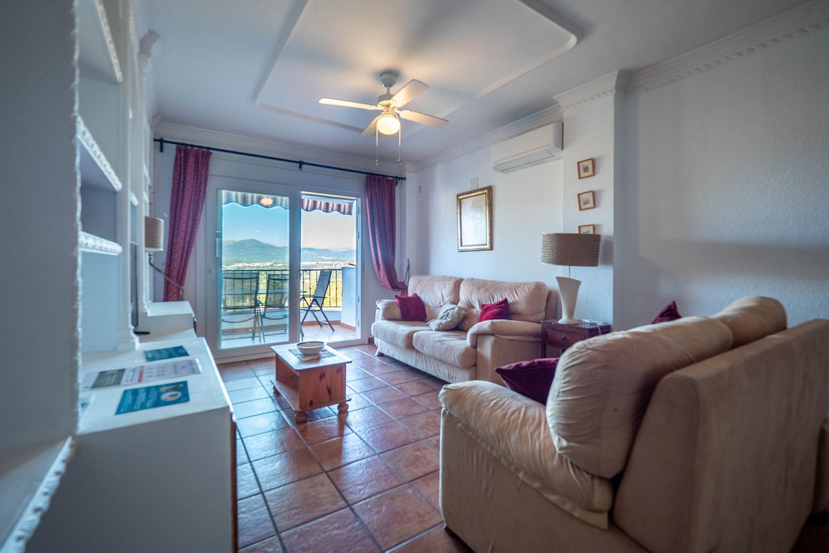 Apartment for sale in Alhaurín el Grande | 3 bedrooms H4890976