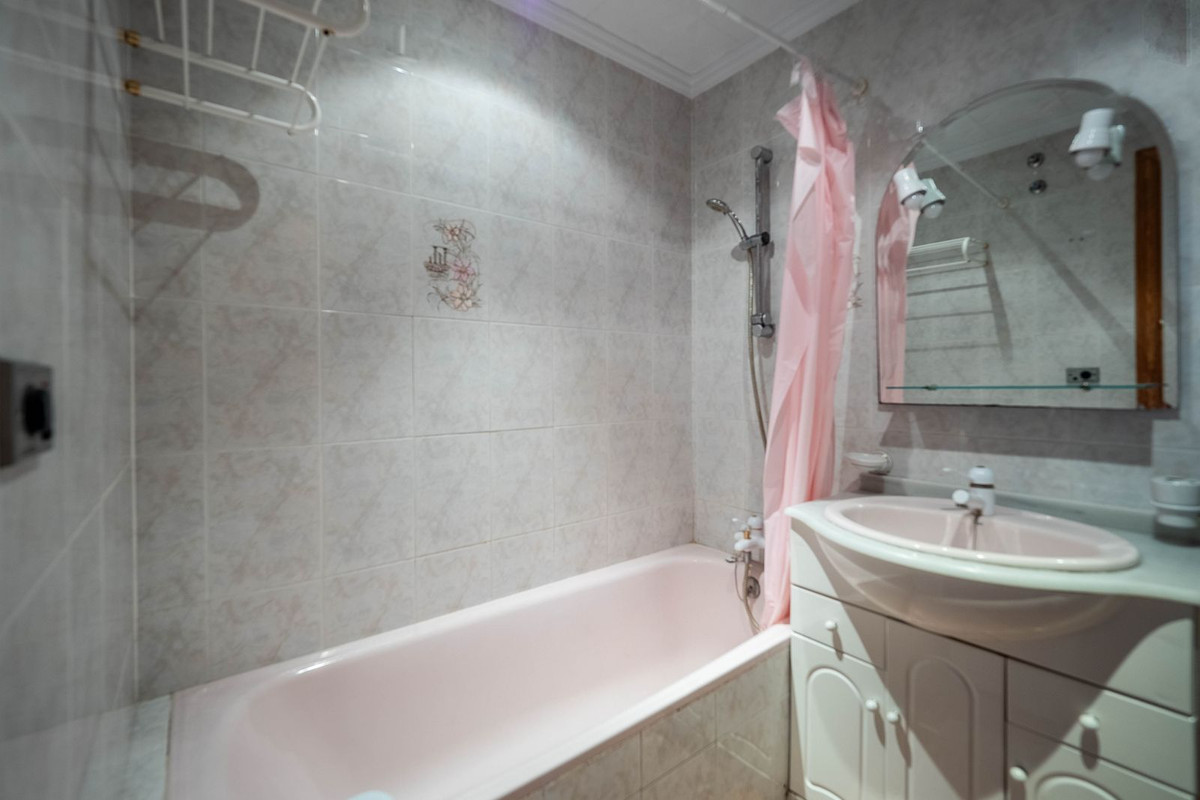 Apartment for sale in Alhaurín el Grande | 3 bedrooms H4890976