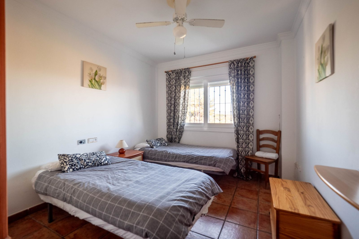 Apartment for sale in Alhaurín el Grande | 3 bedrooms H4890976