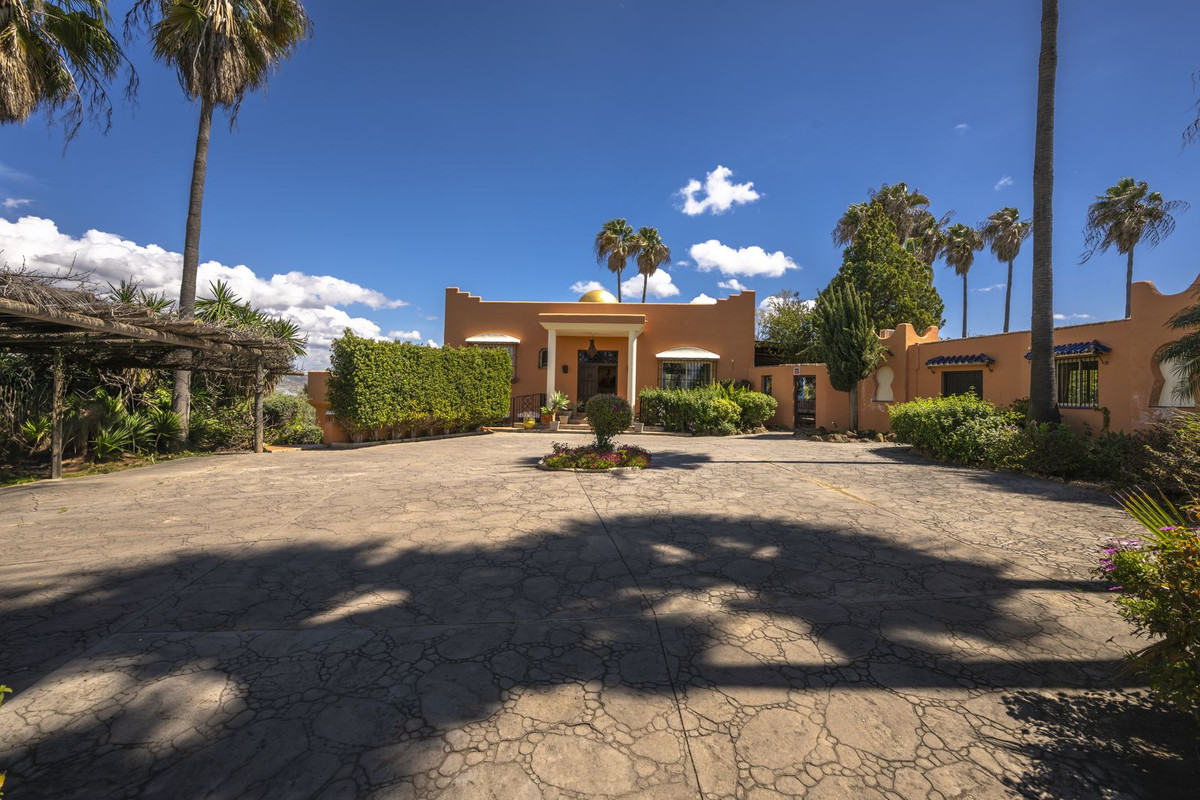 House for sale in Alhaurín el Grande | 9 bedrooms H4974583