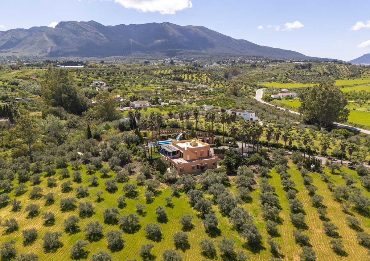 House for sale in Alhaurín el Grande | 9 bedrooms H4974583