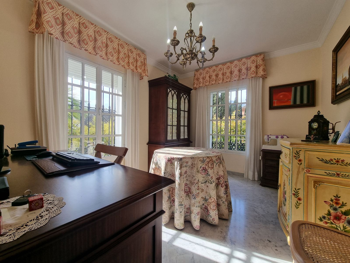House for sale in Alhaurín el Grande | 9 bedrooms H5111359