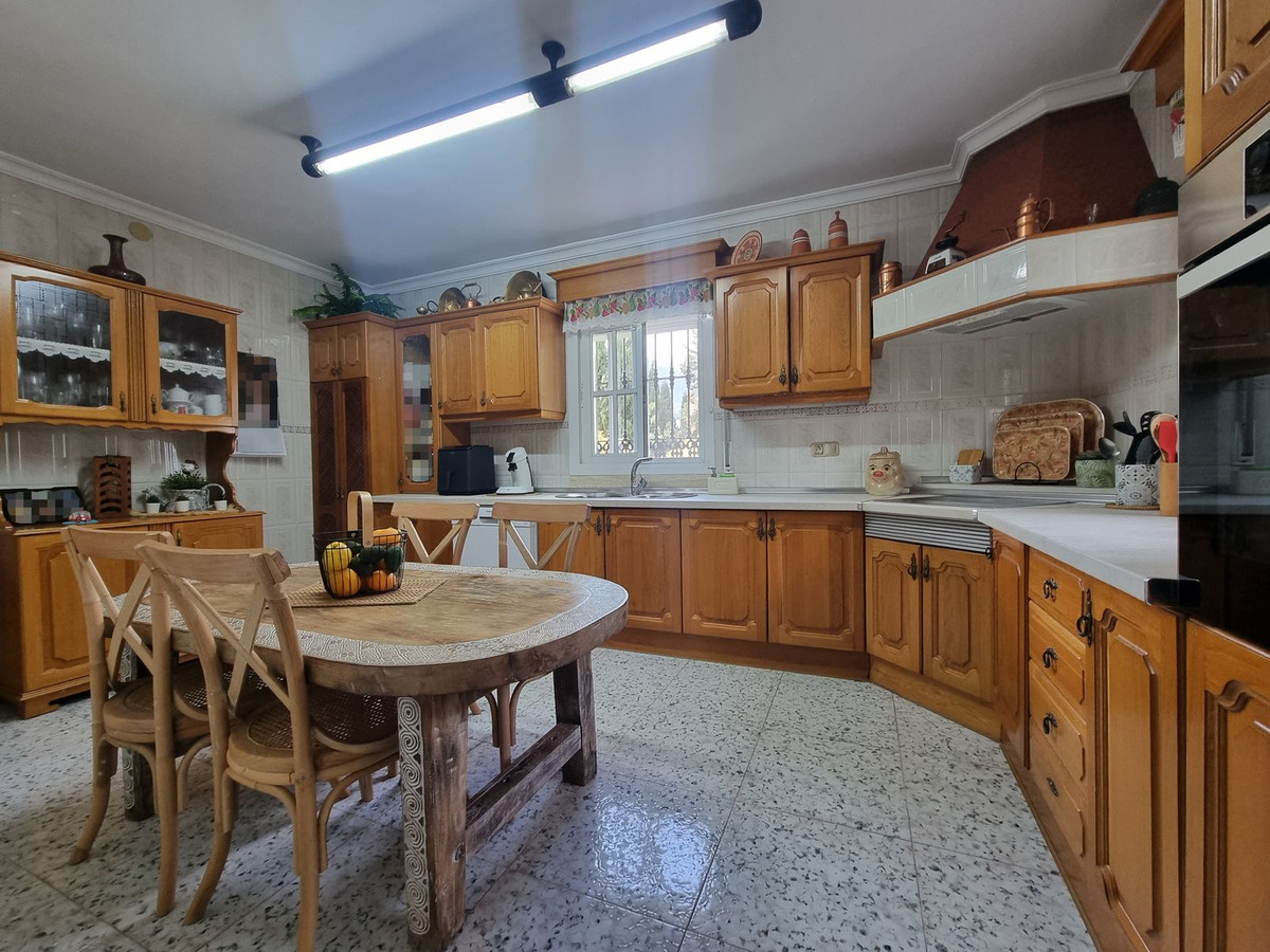House for sale in Alhaurín el Grande | 9 bedrooms H5111359