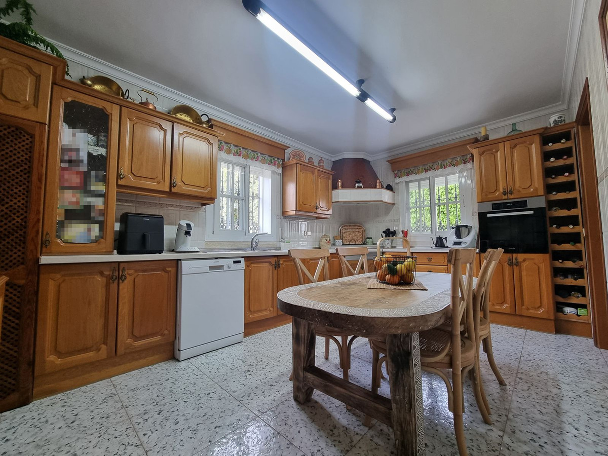 House for sale in Alhaurín el Grande | 9 bedrooms H5111359