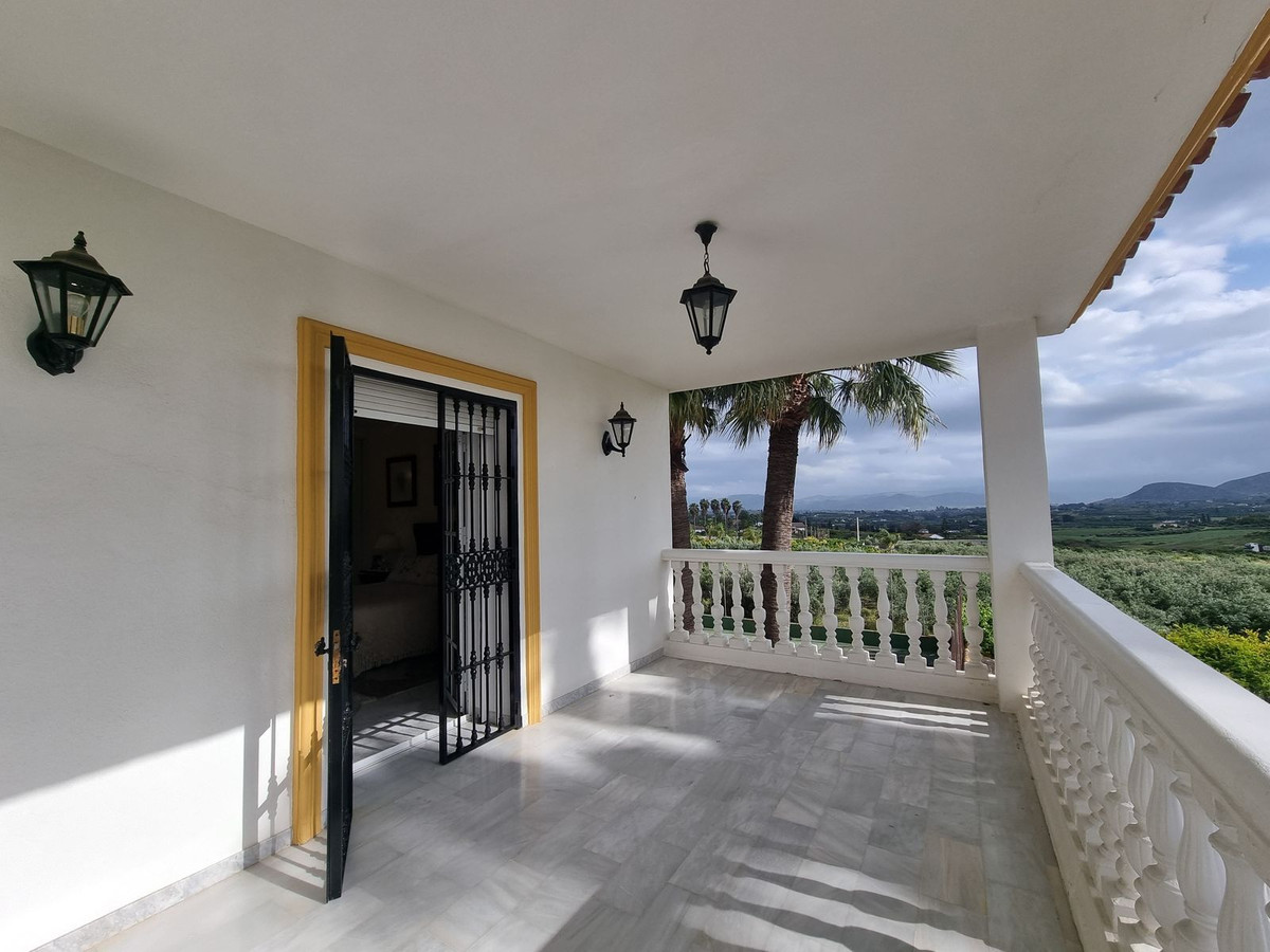 House for sale in Alhaurín el Grande | 9 bedrooms H5111359