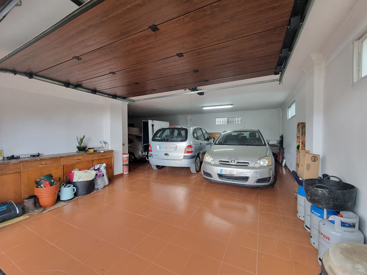 House for sale in Alhaurín el Grande | 9 bedrooms H5111359