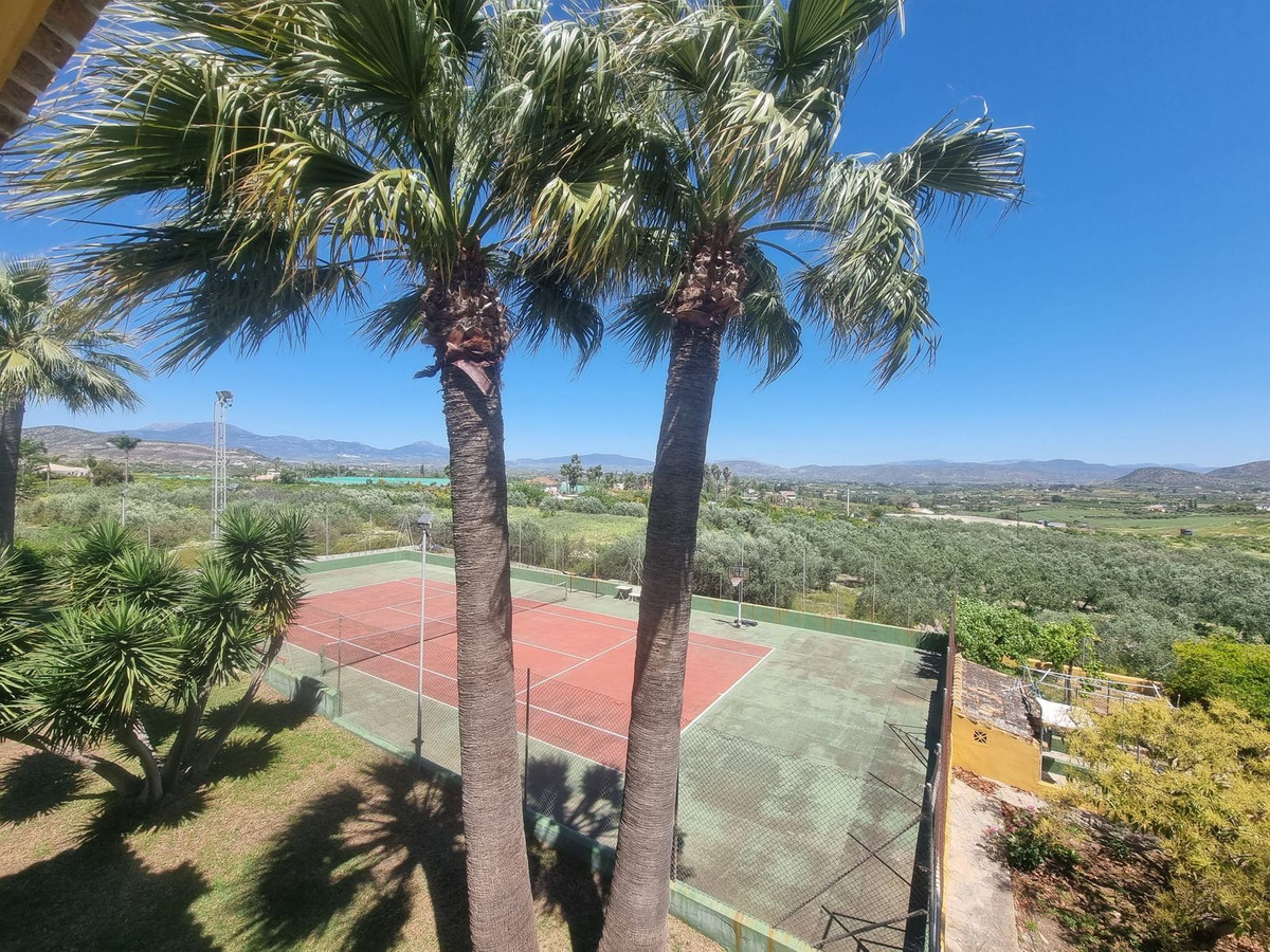 House for sale in Alhaurín el Grande | 9 bedrooms H5111359